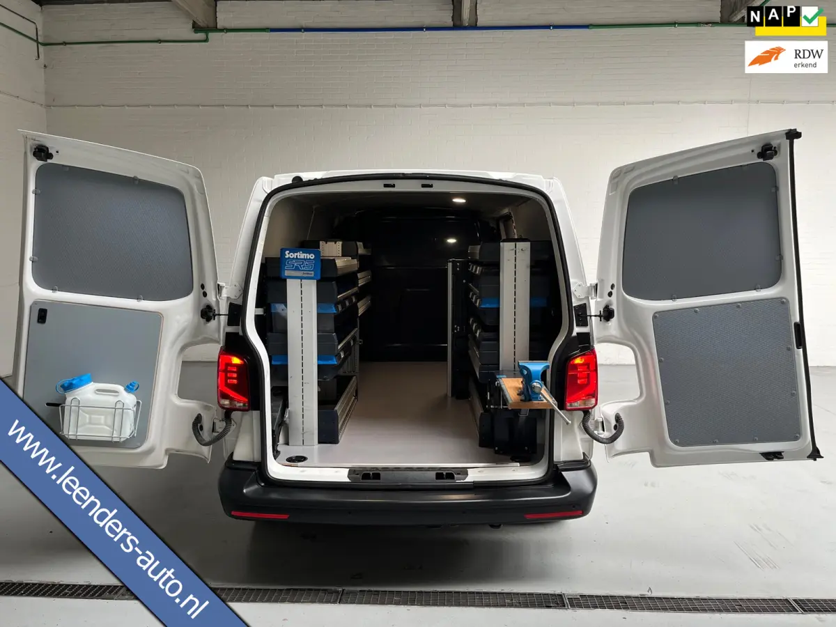 Automaat DSG Servicewagen 2.0 TDI 150pk L2H1 3Persoons Sortimo Inrichting, Airco, Navigatie, RIJKLAARPRIJS!