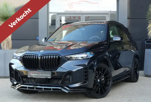 xDrive50e M Sport | 495 PK | PHEV | Pano | HUD | 360° | Softclose | BMW X5 xDrive50e M Sport 495 PK Plug-in Hybrid met 3.0 zescilinder benzinemotor en 8-traps automatische transmissie, voor