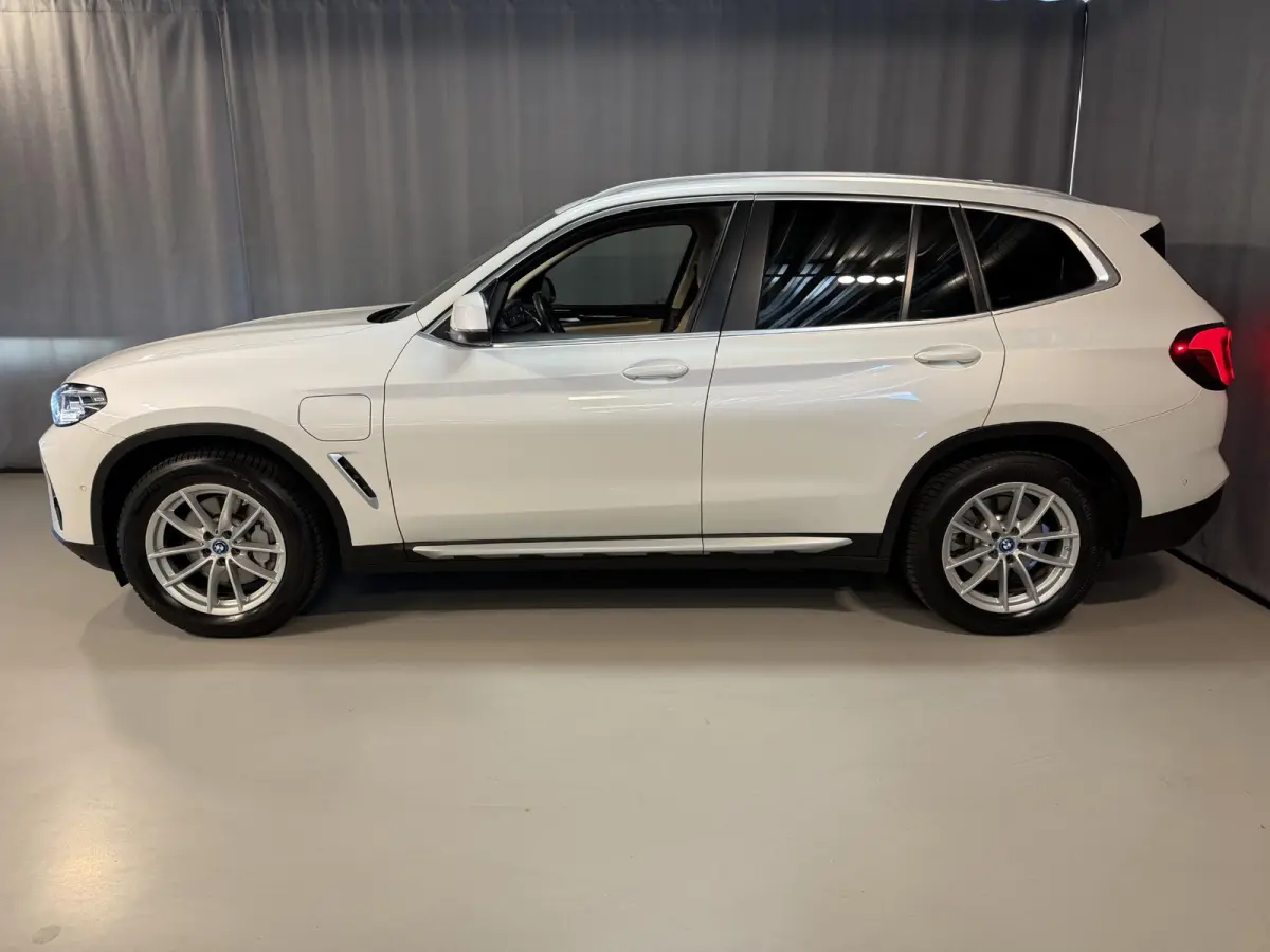 xDrive30e 18"/SOH 95%/Leder/Dodehoek/Camera/Keyless/LED/Navigatie