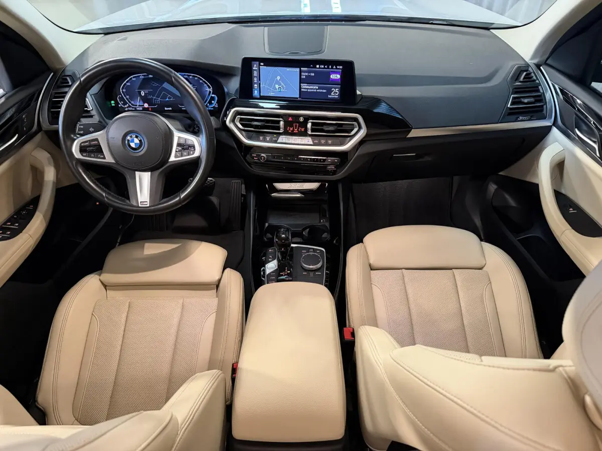 xDrive30e 18"/SOH 95%/Leder/Dodehoek/Camera/Keyless/LED/Navigatie