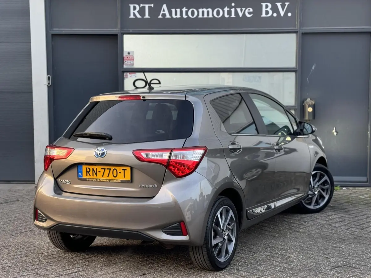1.5 Hybrid Executive Panorama / Camera