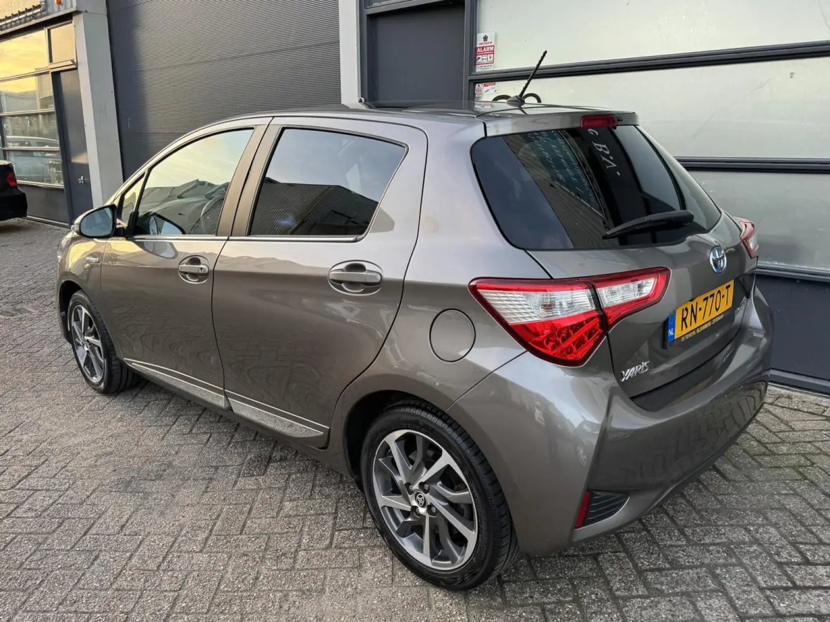 1.5 Hybrid Executive Panorama / Camera