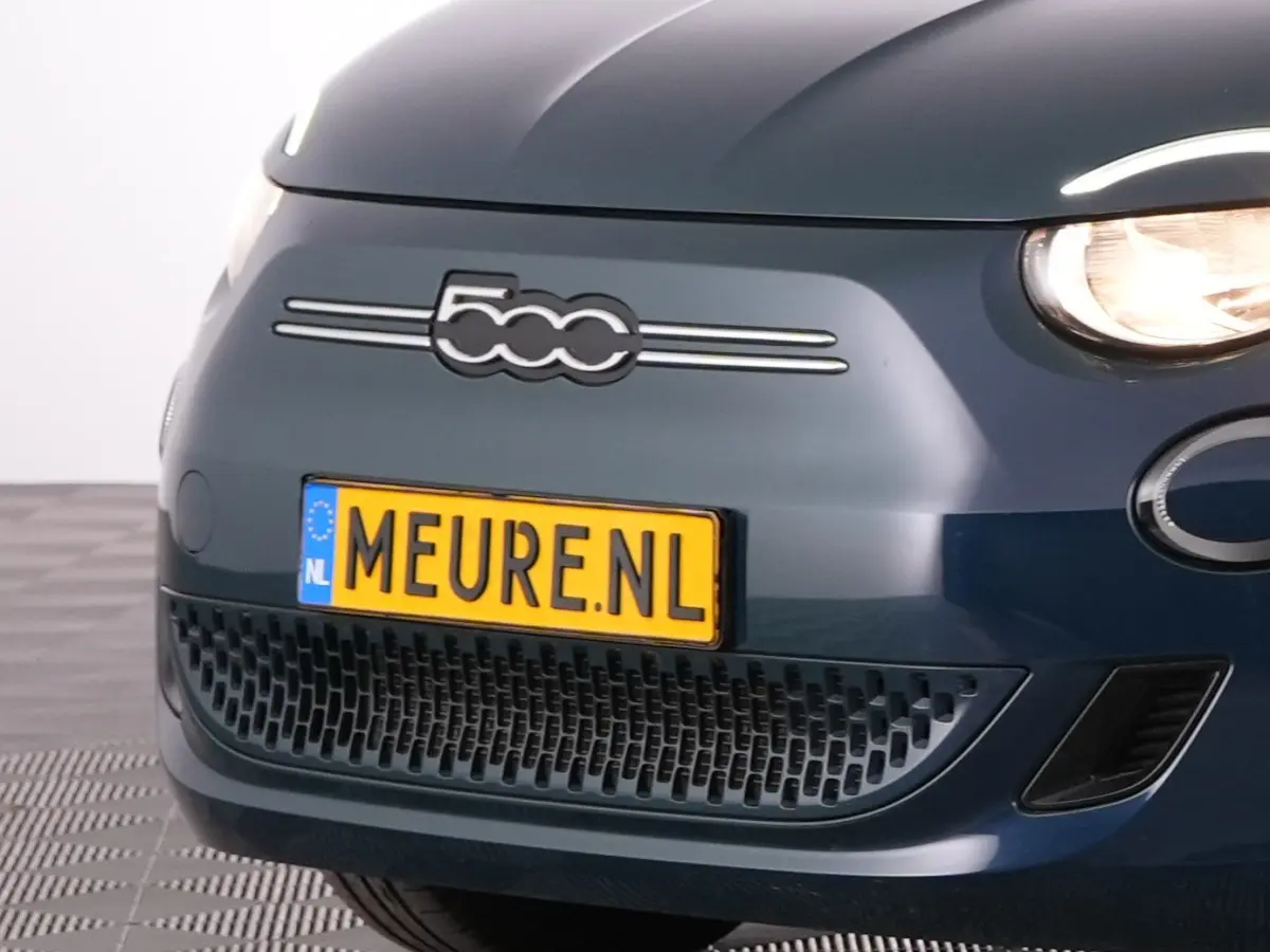 24kWh | NAVI | CARPLAY | CABRIOLET | 100% SOH! !