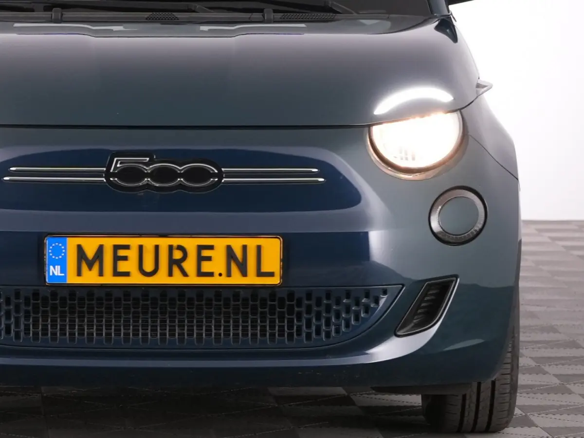 24kWh | NAVI | CARPLAY | CABRIOLET | 100% SOH! !
