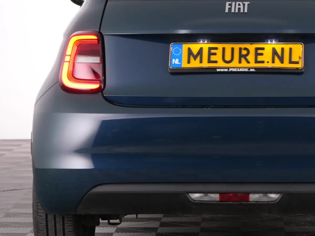 24kWh | NAVI | CARPLAY | CABRIOLET | 100% SOH! !