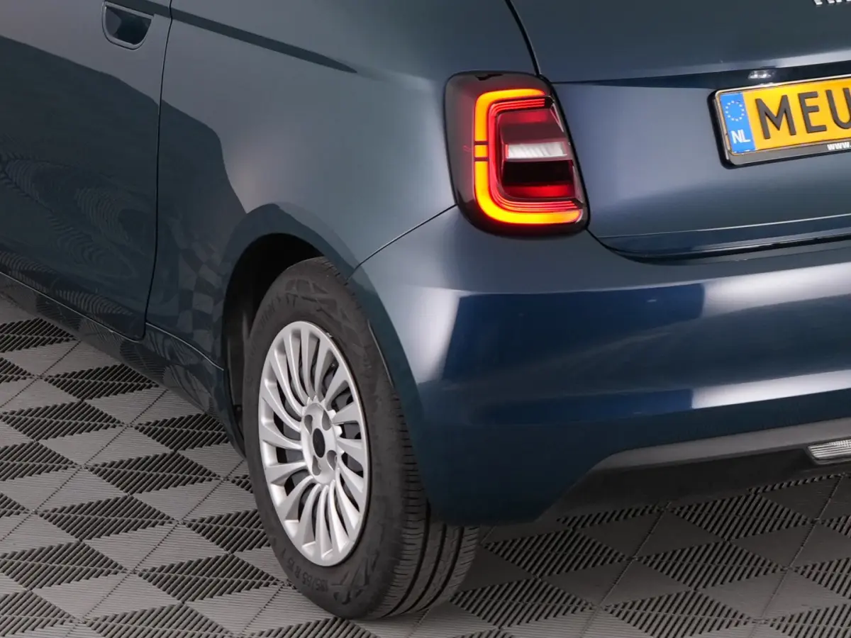 24kWh | NAVI | CARPLAY | CABRIOLET | 100% SOH! !