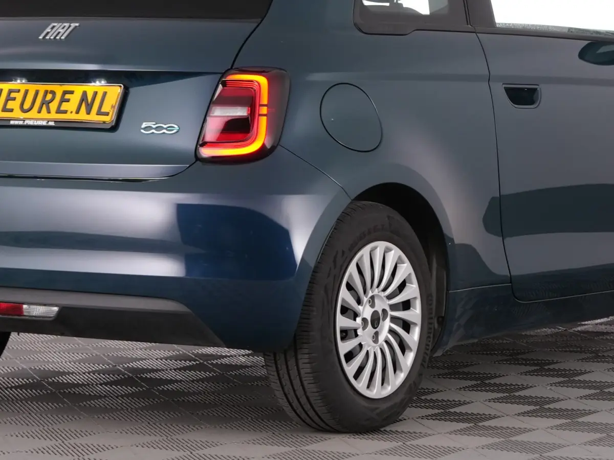 24kWh | NAVI | CARPLAY | CABRIOLET | 100% SOH! !