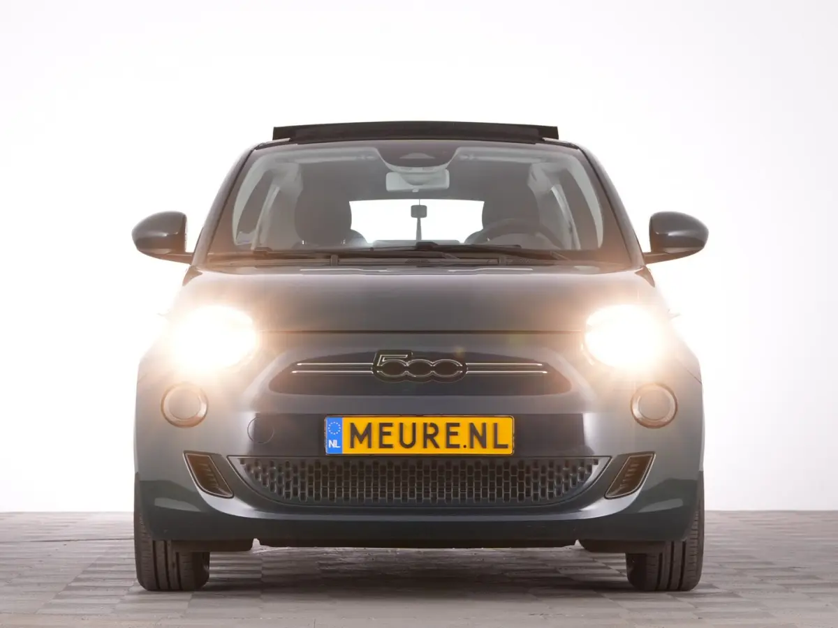 24kWh | NAVI | CARPLAY | CABRIOLET | 100% SOH! !