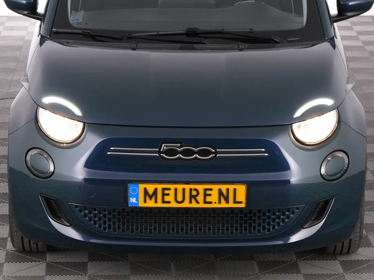 24kWh | NAVI | CARPLAY | CABRIOLET | 100% SOH! !