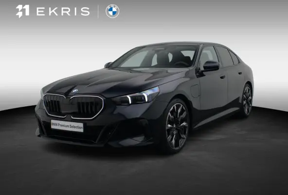 550e xDrive M Sportpakket Pro | Innovation Pack | Travel Pack | Comfort Pack | SoH 100% | Trekhaak | Panoramadak | Elektrisch Verstelbare Sportstoelen | Driving Assistant Professional | Bowe