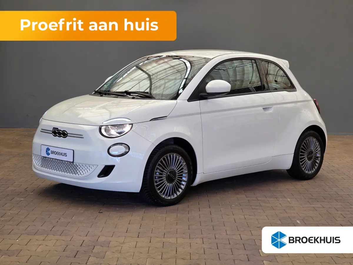 Icon 42 kWh Carplay | 16" Lichtmetaal | Cruise Control | Getint Glas | Bluetooth | Lane-Assist | Digitaal Dashboard | LED  | Airco (automatisch) | Anti Blokkeer Systeem | Bluetooth telefoonv
