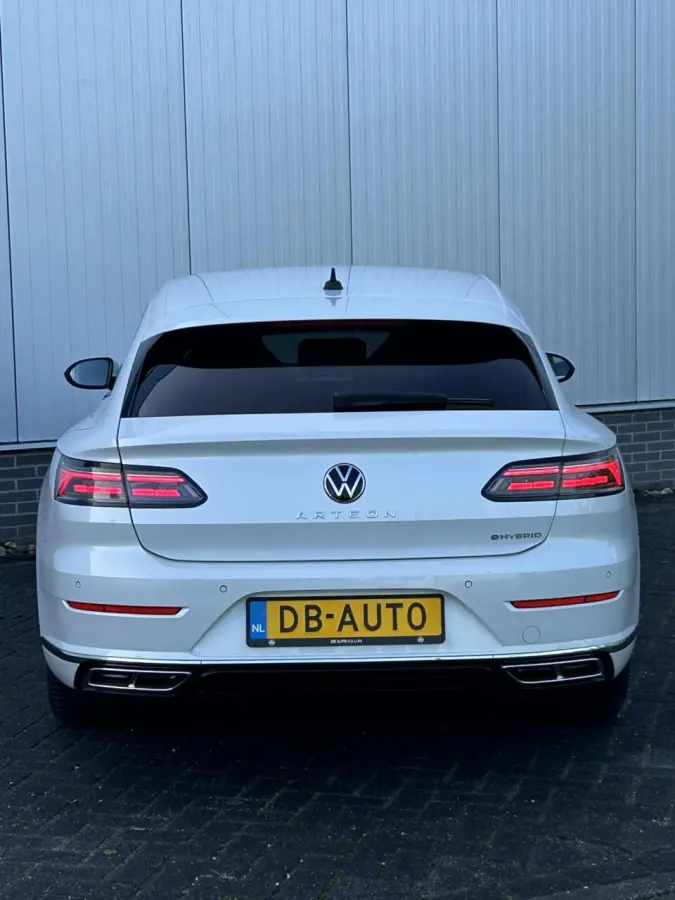 1.4 TSI eHybrid R-Line Business+ IQ LIGHT + MATRIX I VOL LEER + MEMORY I DIGI DASHB. I GR.NAVI