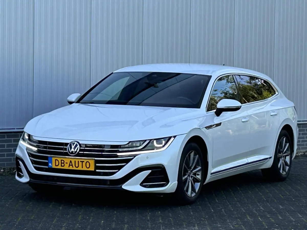 1.4 TSI eHybrid R-Line Business+ IQ LIGHT + MATRIX I VOL LEER + MEMORY I DIGI DASHB. I GR.NAVI