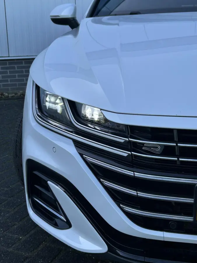1.4 TSI eHybrid R-Line Business+ IQ LIGHT + MATRIX I VOL LEER + MEMORY I DIGI DASHB. I GR.NAVI