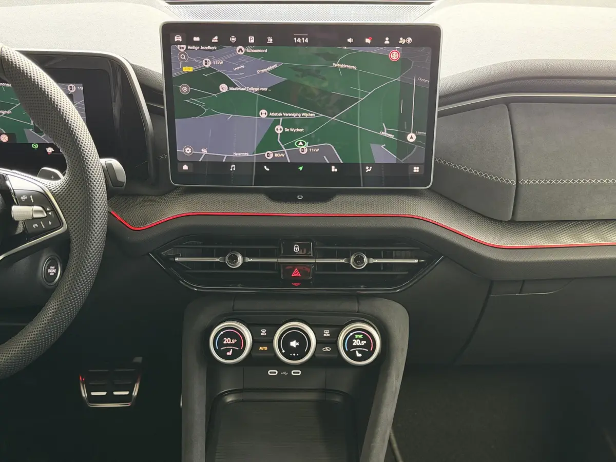 Sportline iV NIEUW uit voorraad (PHEV 120KM) DSG | Panorama | Trekhaak | Matrix LED | 20" Rila | Memory | ACC | Camera | Virtual Cockpit. plug in hybrid