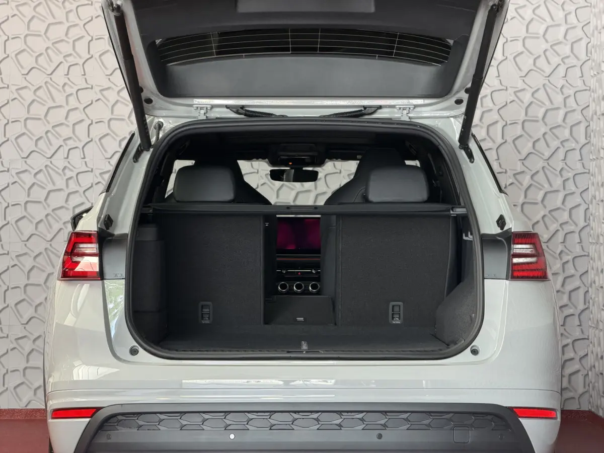 Sportline iV (PHEV 120KM) DSG | Panorama | Trekhaak | Matrix LED | 20" Rila | Memory | ACC | Camera | Virtual Cockpit. plug in hybrid