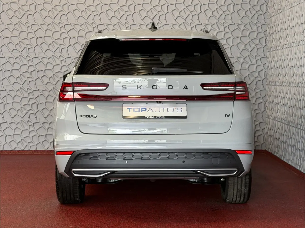 Sportline iV (PHEV 120KM) DSG | Panorama | Trekhaak | Matrix LED | 20" Rila | Memory | ACC | Camera | Virtual Cockpit. plug in hybrid