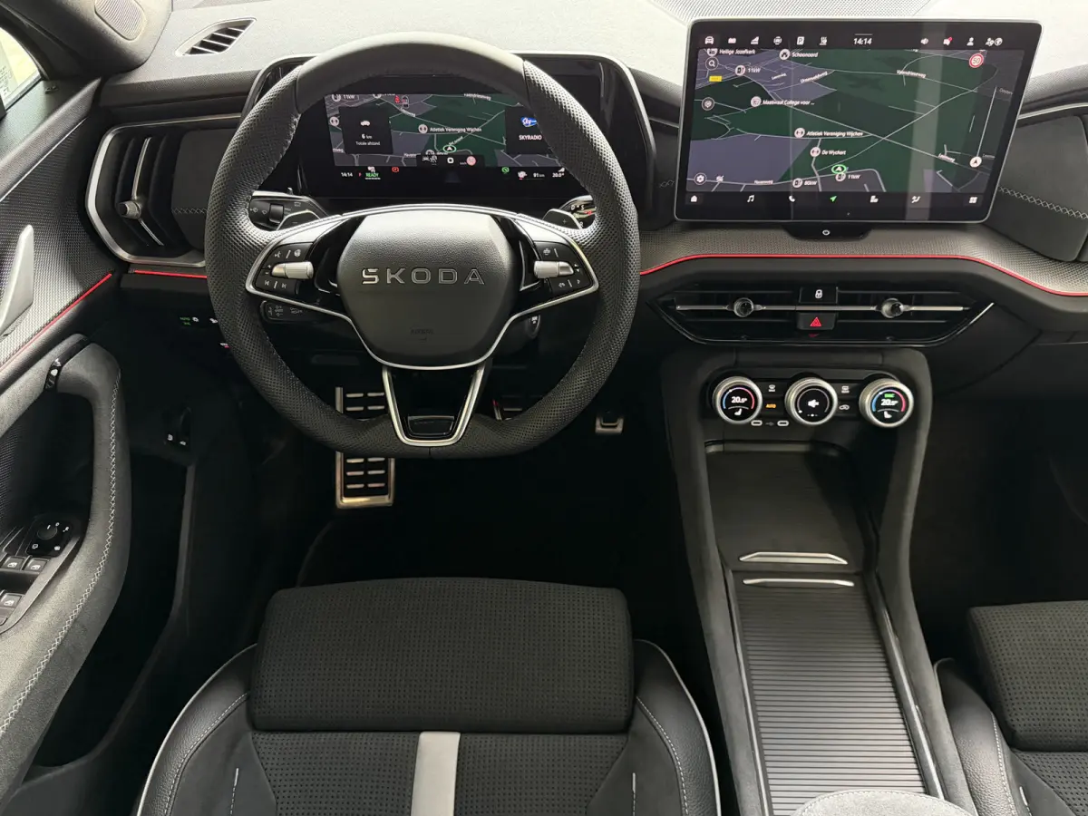 Sportline iV (PHEV 120KM) DSG | Panorama | Trekhaak | Matrix LED | 20" Rila | Memory | ACC | Camera | Virtual Cockpit. plug in hybrid