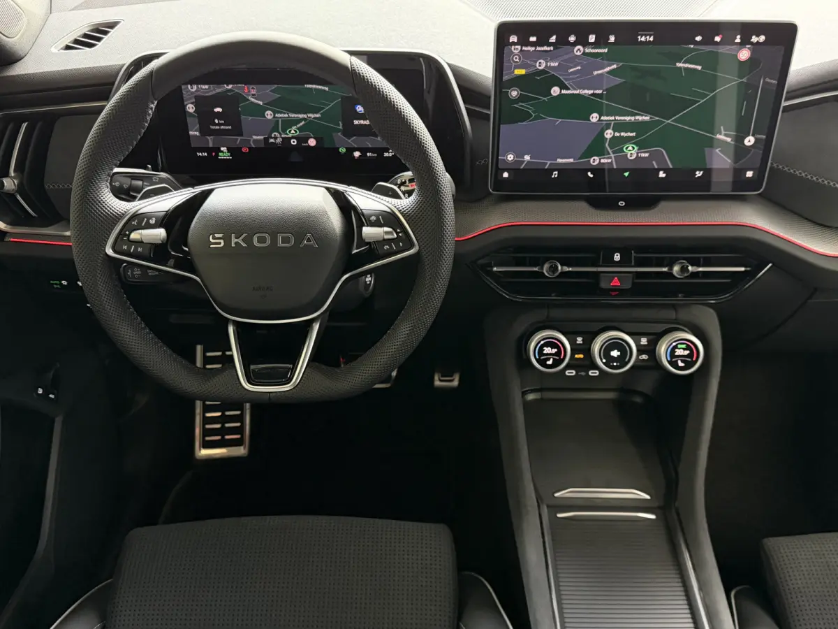 Sportline iV Gloednieuw (PHEV 120KM) DSG | Panorama | Trekhaak | Matrix LED | 20" Rila | Memory | ACC | Camera | Virtual Cockpit. plug in hybrid