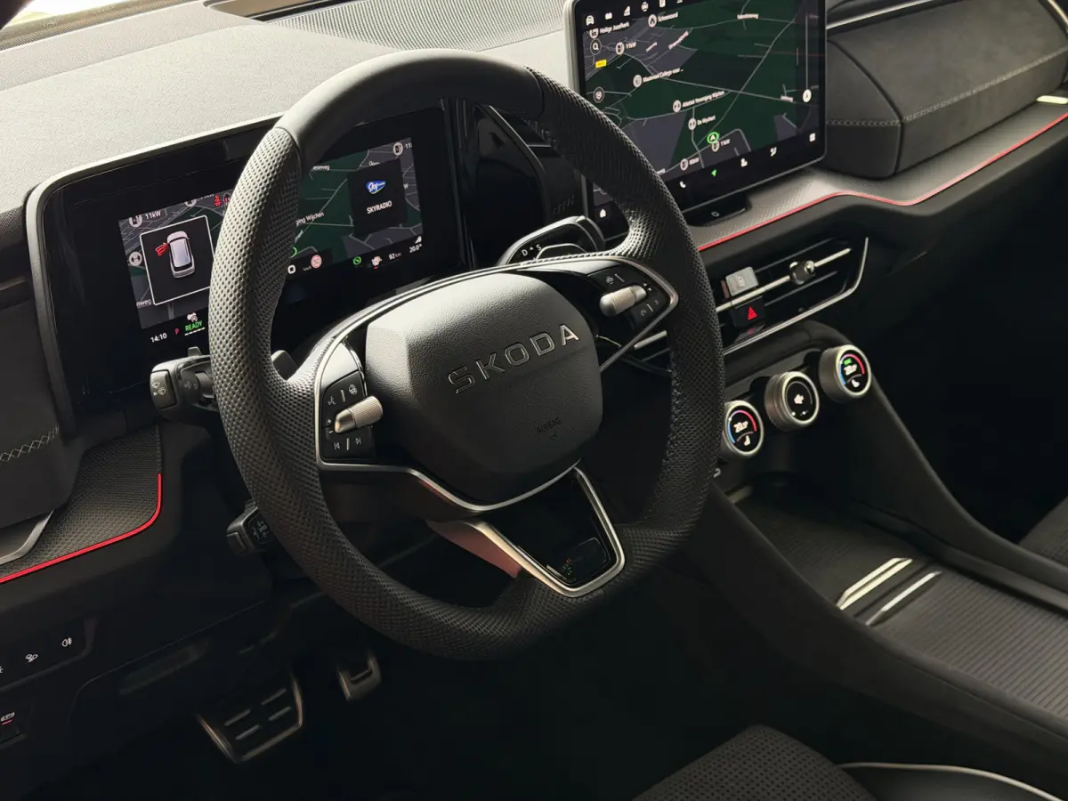 Sportline iV Gloednieuw (PHEV 120KM) DSG | Panorama | Trekhaak | Matrix LED | 20" Rila | Memory | ACC | Camera | Virtual Cockpit. plug in hybrid