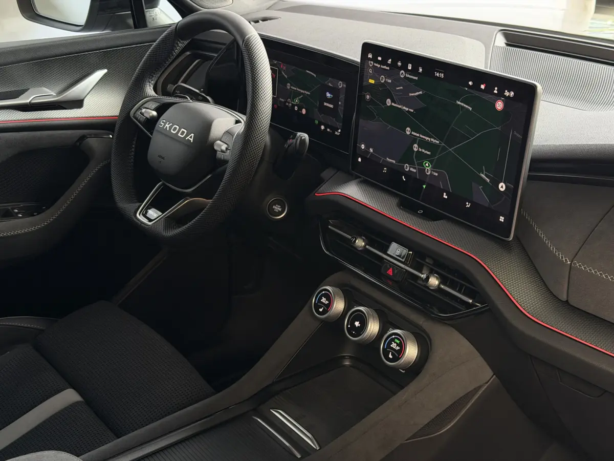 Sportline iV Gloednieuw (PHEV 120KM) DSG | Panorama | Trekhaak | Matrix LED | 20" Rila | Memory | ACC | Camera | Virtual Cockpit. plug in hybrid