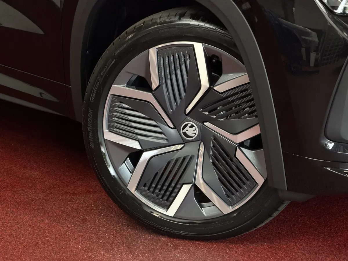 Sportline iV Gloednieuw (PHEV 120KM) DSG | Panorama | Trekhaak | Matrix LED | 20" Rila | Memory | ACC | Camera | Virtual Cockpit. plug in hybrid