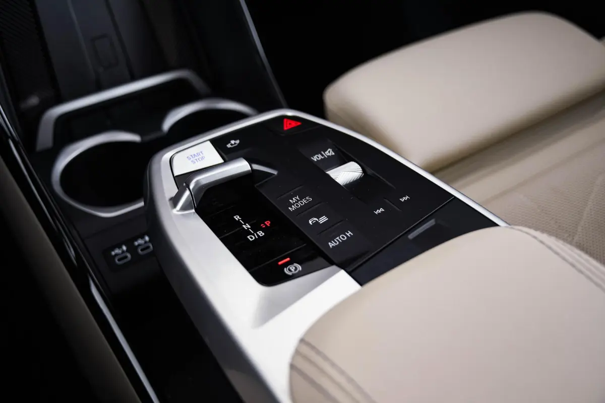 xDrive30 67 kWh xLine - Panoramadak - Driving Assistant Professional - Head up - omfort Access - Getinte Ruiten - Sportstoelen - Parking Assistant Plus - Grootlichtassistent -