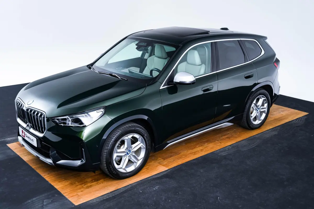 xDrive30 67 kWh xLine - Panoramadak - Driving Assistant Professional - Head up - omfort Access - Getinte Ruiten - Sportstoelen - Parking Assistant Plus - Grootlichtassistent -