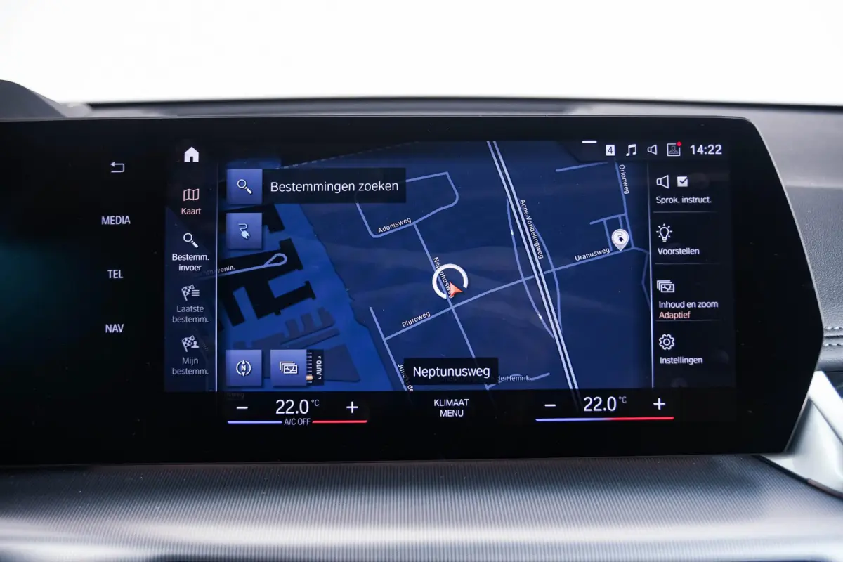 xDrive30 67 kWh xLine - Panoramadak - Driving Assistant Professional - Head up - omfort Access - Getinte Ruiten - Sportstoelen - Parking Assistant Plus - Grootlichtassistent -