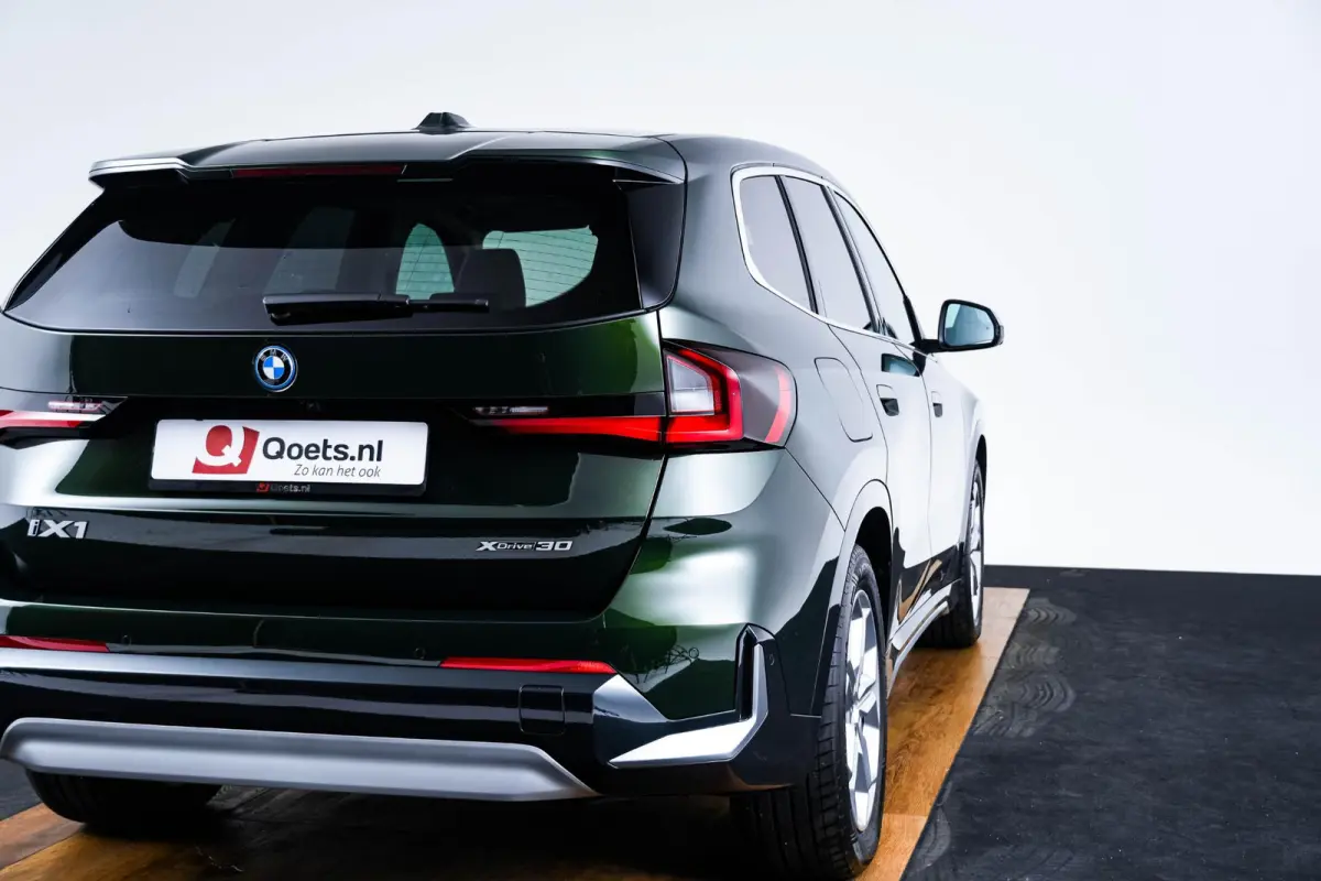 xDrive30 67 kWh xLine - Panoramadak - Driving Assistant Professional - Head up - omfort Access - Getinte Ruiten - Sportstoelen - Parking Assistant Plus - Grootlichtassistent -