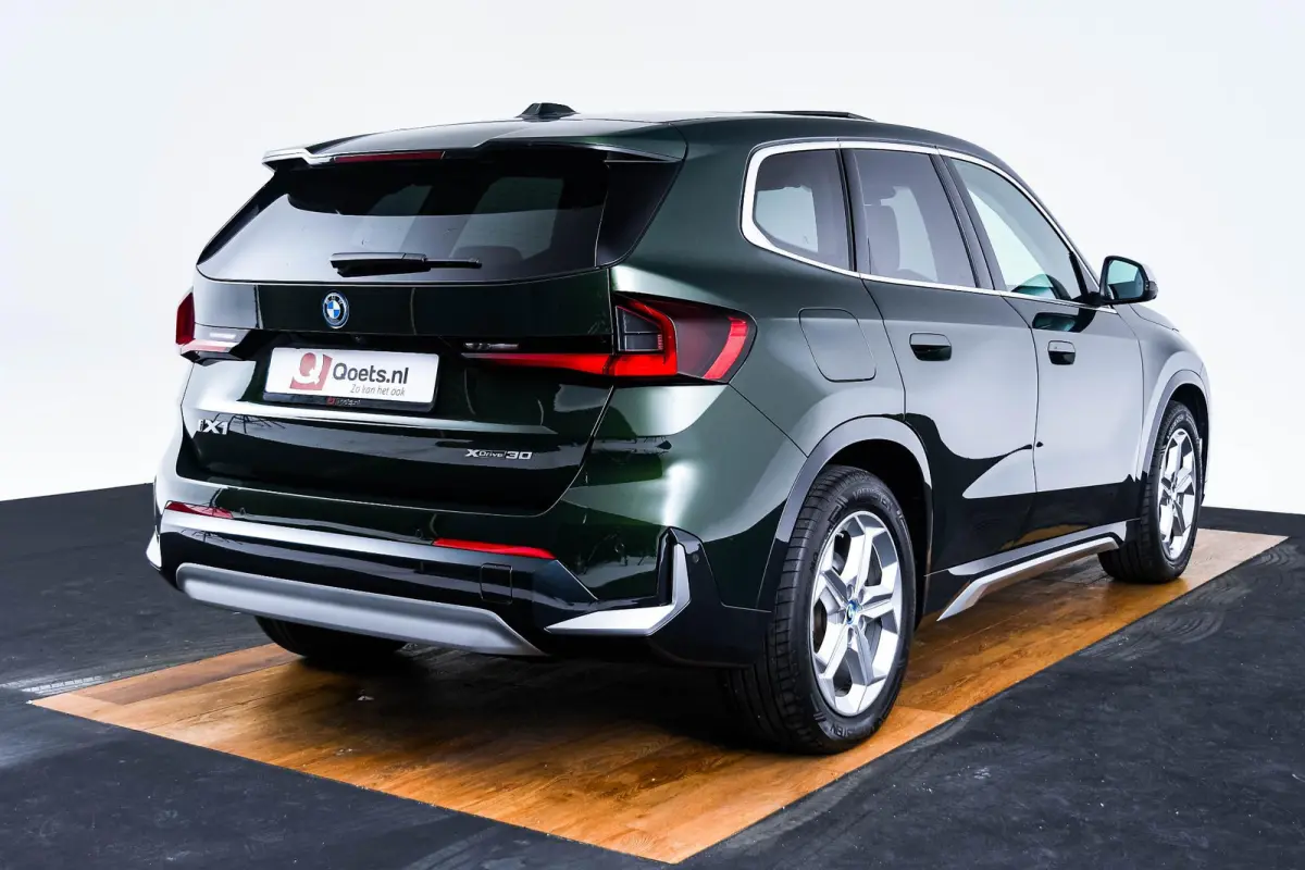 xDrive30 67 kWh xLine - Panoramadak - Driving Assistant Professional - Head up - omfort Access - Getinte Ruiten - Sportstoelen - Parking Assistant Plus - Grootlichtassistent -