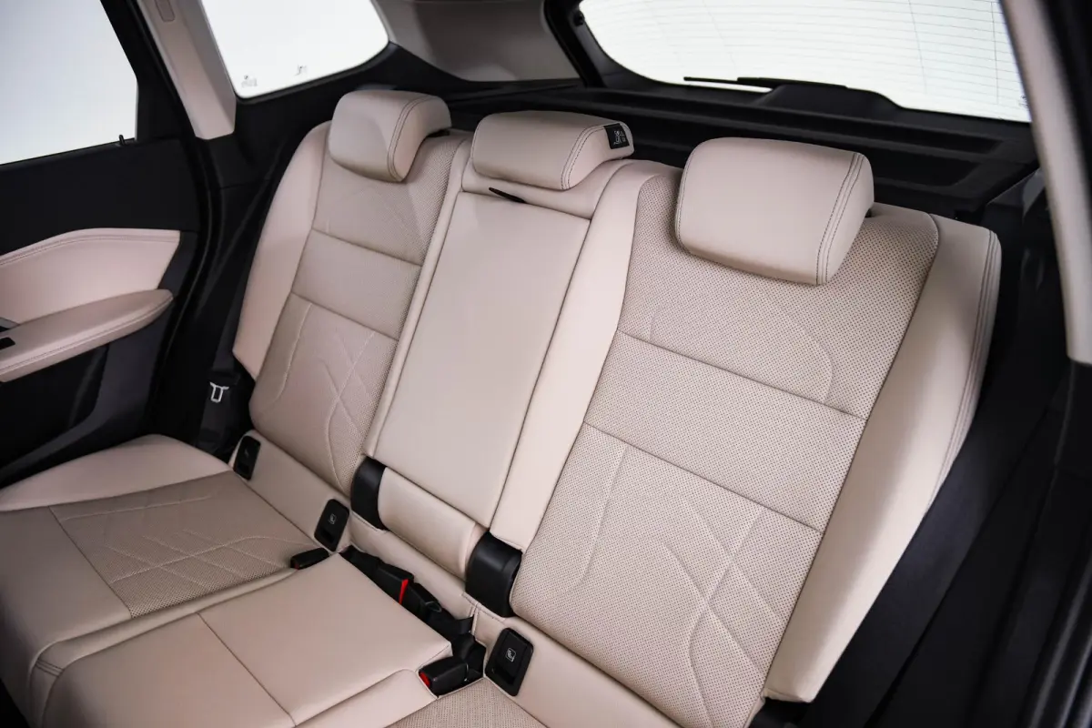 xDrive30 67 kWh xLine - Panoramadak - Driving Assistant Professional - Head up - omfort Access - Getinte Ruiten - Sportstoelen - Parking Assistant Plus - Grootlichtassistent -