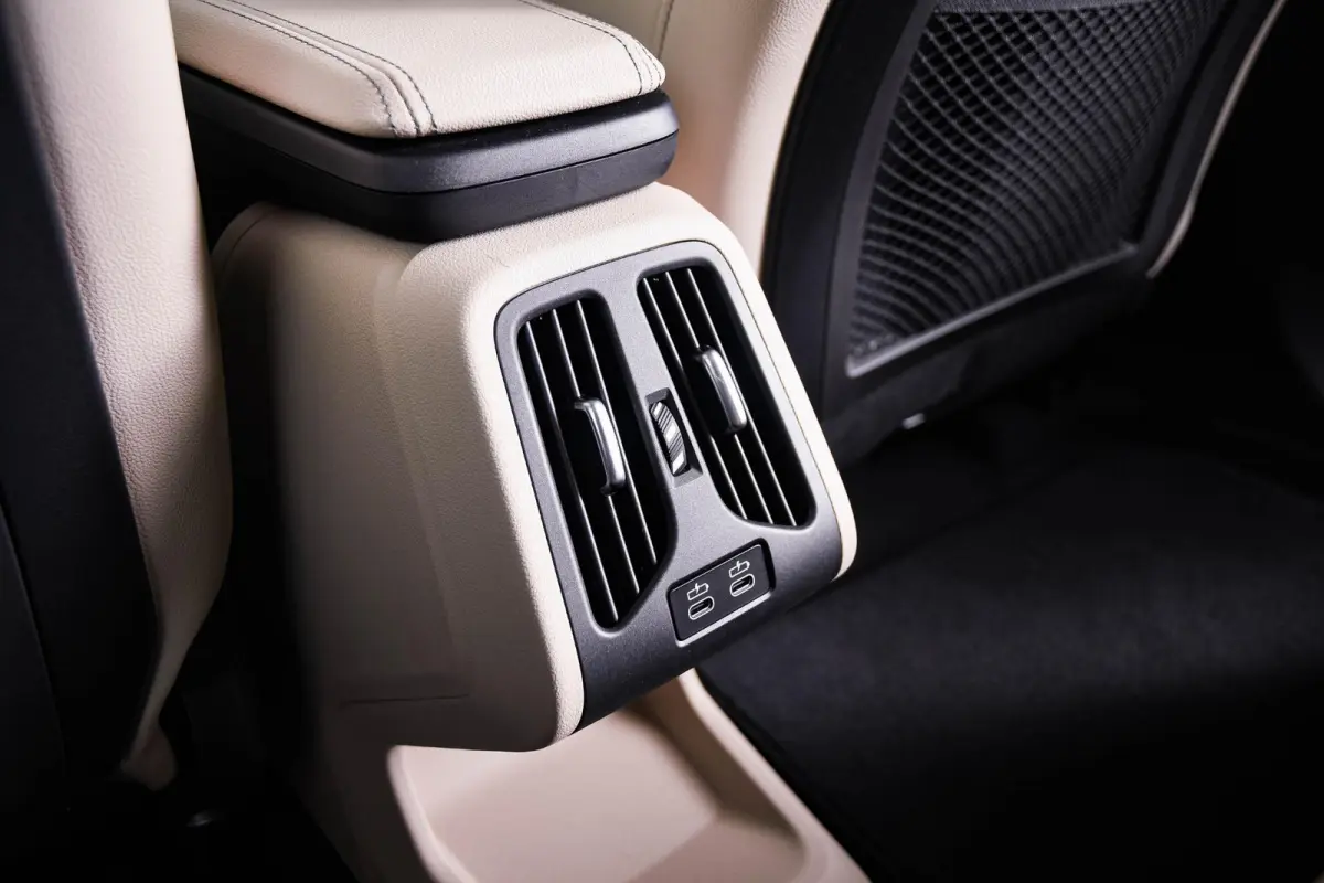 xDrive30 67 kWh xLine - Panoramadak - Driving Assistant Professional - Head up - omfort Access - Getinte Ruiten - Sportstoelen - Parking Assistant Plus - Grootlichtassistent -