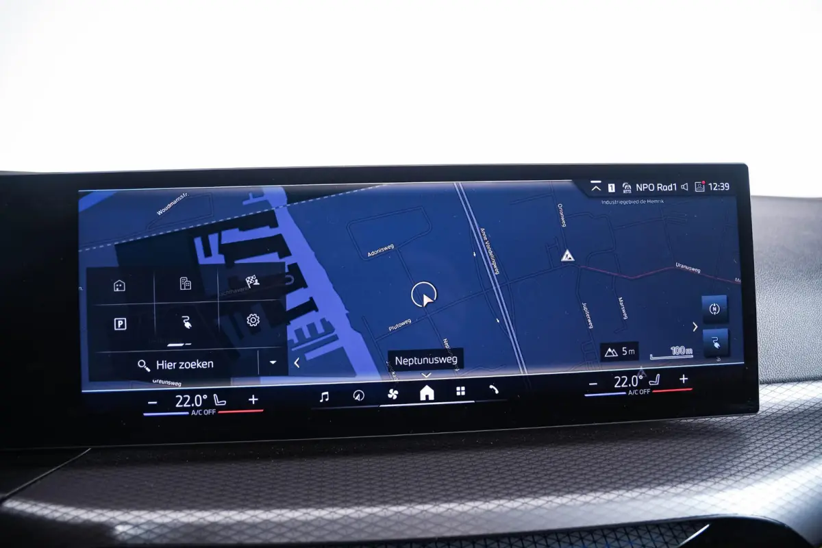 eDrive40 M Sport Edition 84 kWh COMFORT PACK - INNOVATION PACK - Harman Kardon - Getinte Ruiten - Comfort Access - Parking Assistant Plus - Head up - Elektrisch verwarmde voorstoelen -