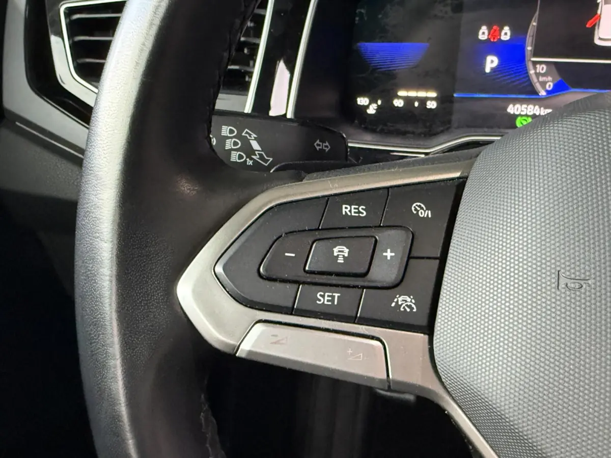 1.0TSI R-Line|PANO|IQ|ACC|CARPLAY|