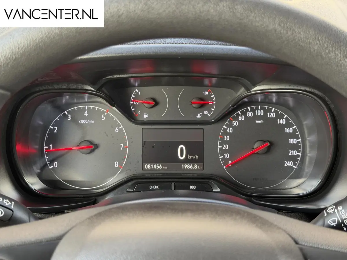 1.5D L2 Lang Carplay Trekhaak Airco Zwart