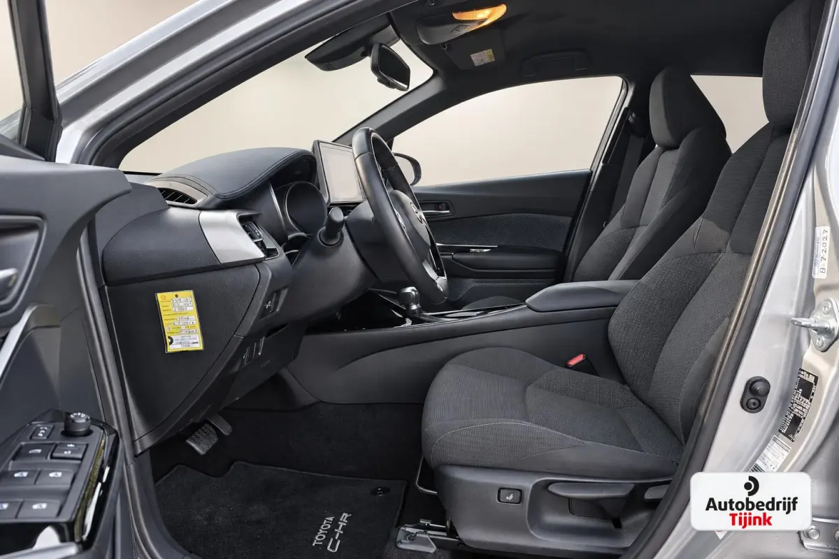 1.8 Hybrid Dynamic | LED | Trekhaak | Camera | Stoelverwarming | All-seasons | Navi | Keyless |