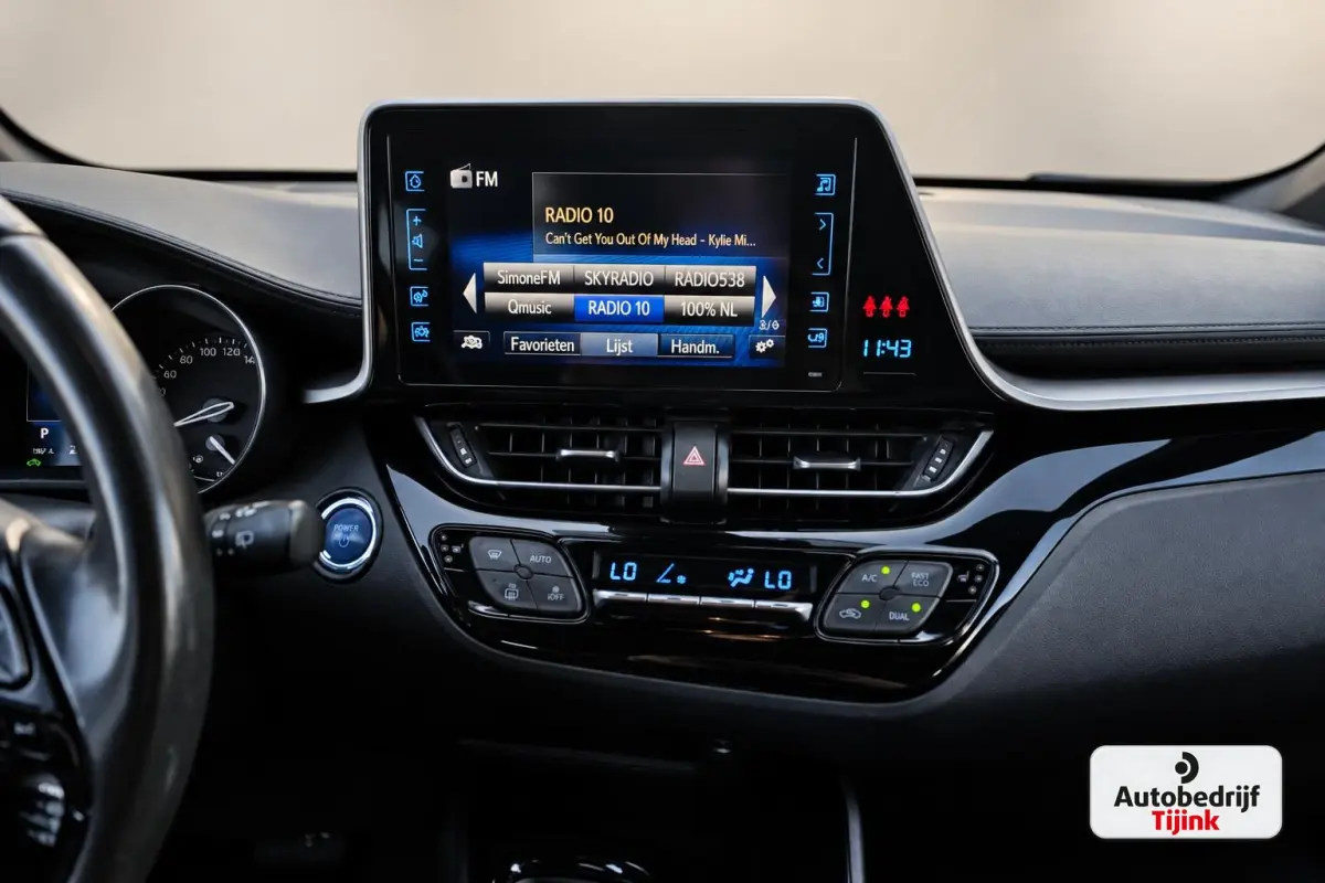 1.8 Hybrid Dynamic | LED | Trekhaak | Camera | Stoelverwarming | All-seasons | Navi | Keyless |