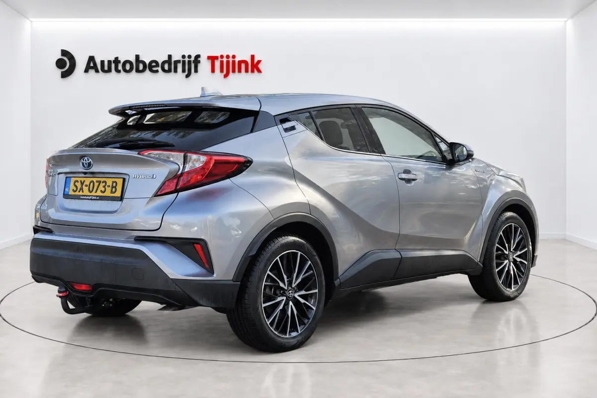 1.8 Hybrid Dynamic | LED | Trekhaak | Camera | Stoelverwarming | All-seasons | Navi | Keyless |
