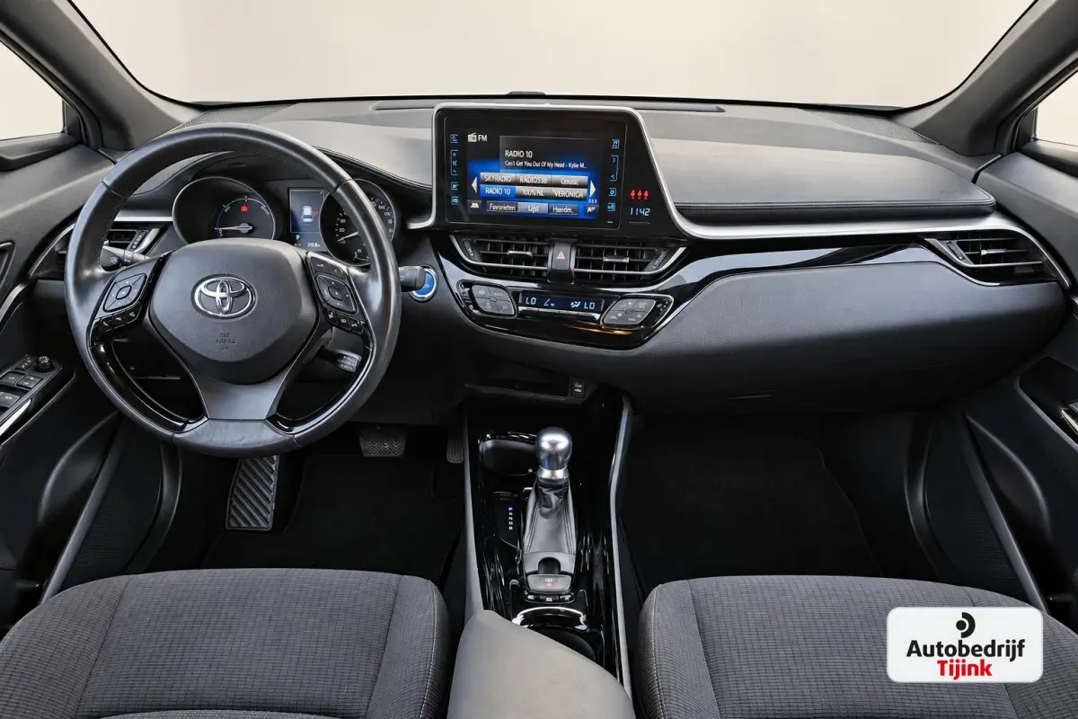 1.8 Hybrid Dynamic | LED | Trekhaak | Camera | Stoelverwarming | All-seasons | Navi | Keyless |