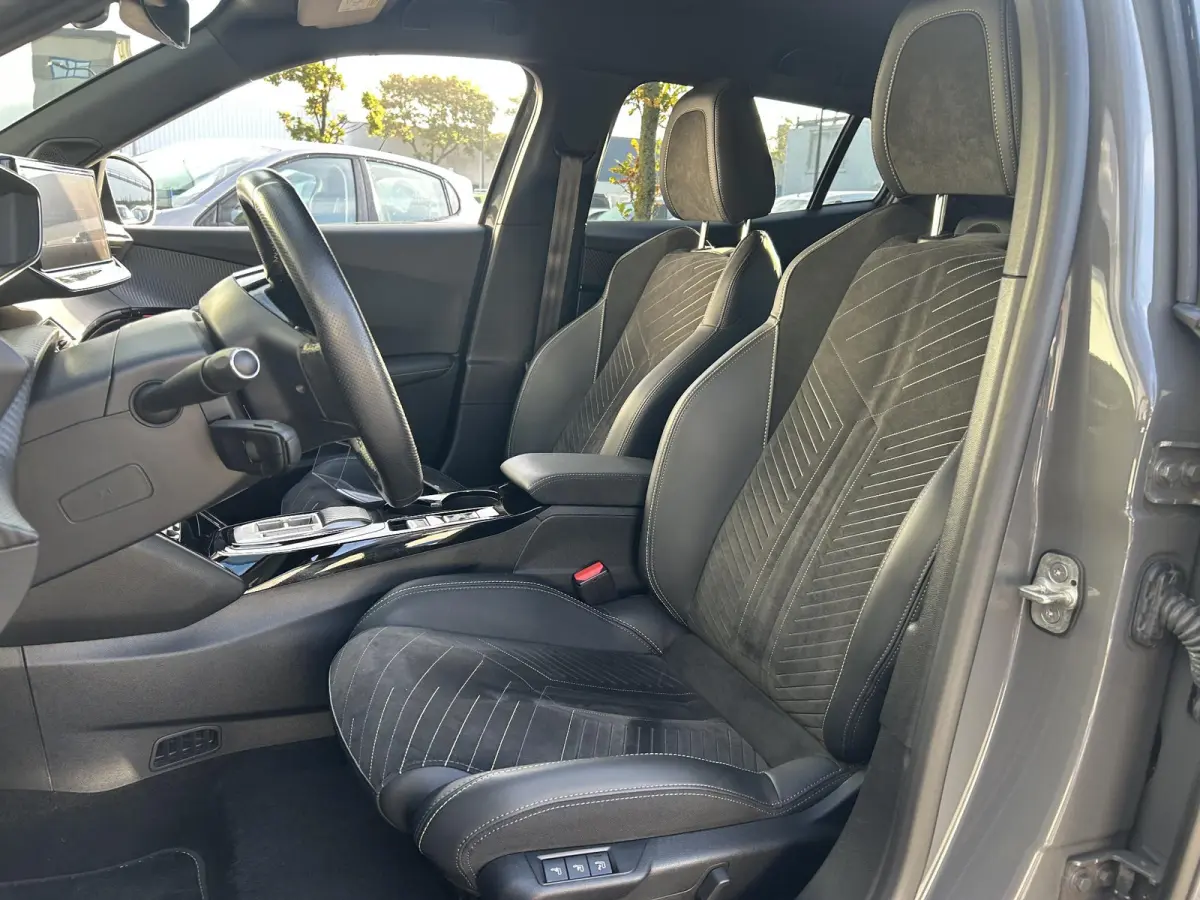 EV GT 54 kWh | Alcantara bekleding | Trekhaak | Camera | Adaptieve Cruise Control | Apple CarPlay/Android Auto