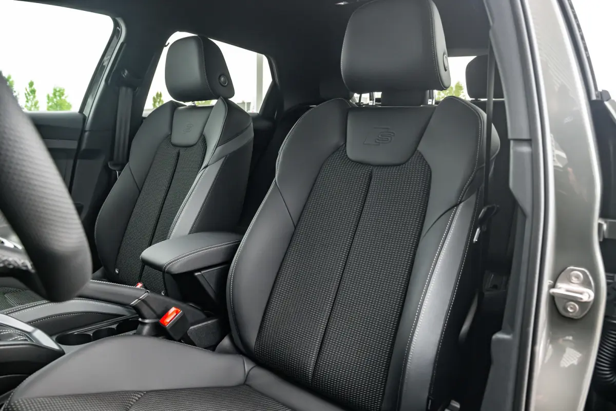 S edition | Achteruitrijcamera | Airconditioning 2-zone | Audi smartphone interface