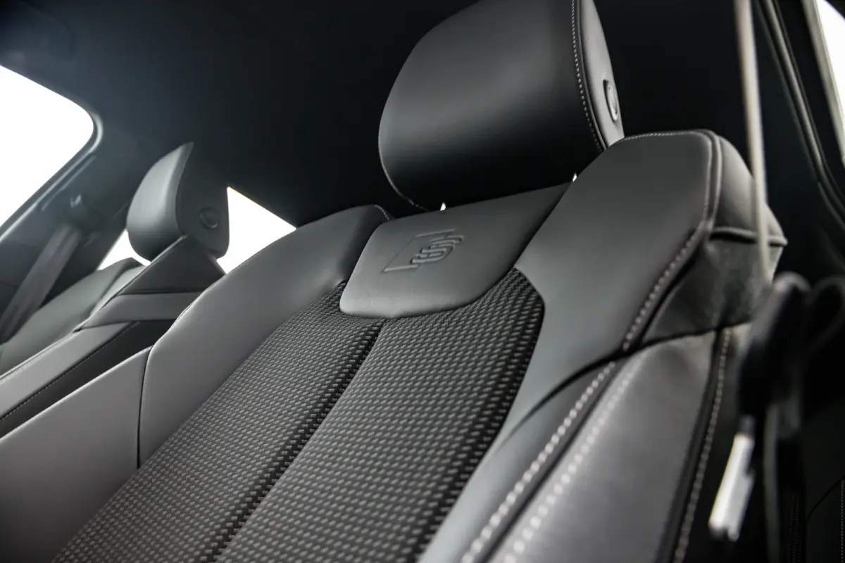 S edition | Achteruitrijcamera | Airconditioning 2-zone | Audi smartphone interface
