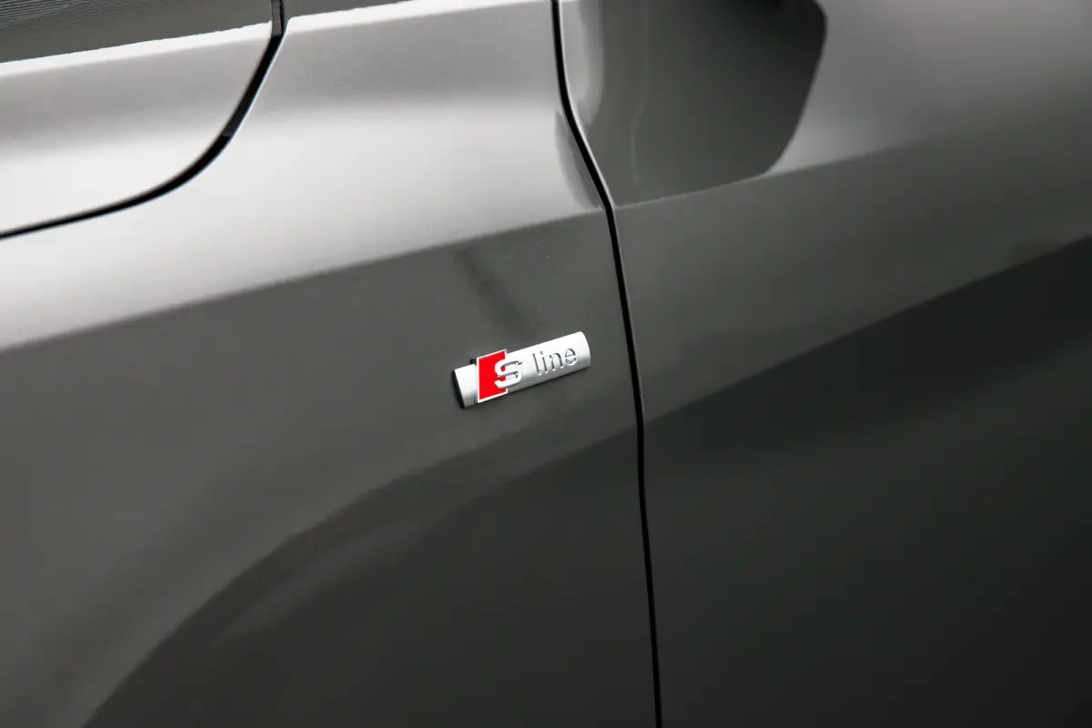 S edition | Achteruitrijcamera | Airconditioning 2-zone | Audi smartphone interface