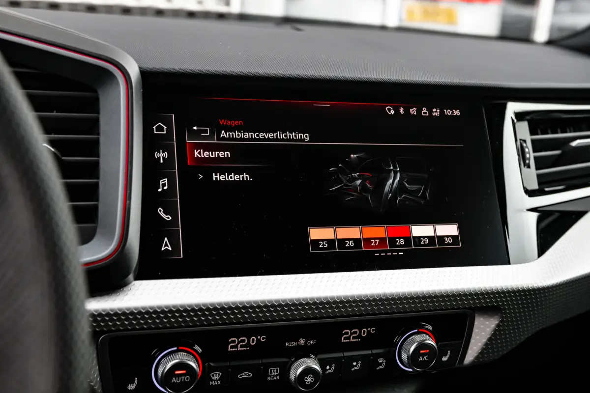 S edition | Achteruitrijcamera | Airconditioning 2-zone | Audi smartphone interface