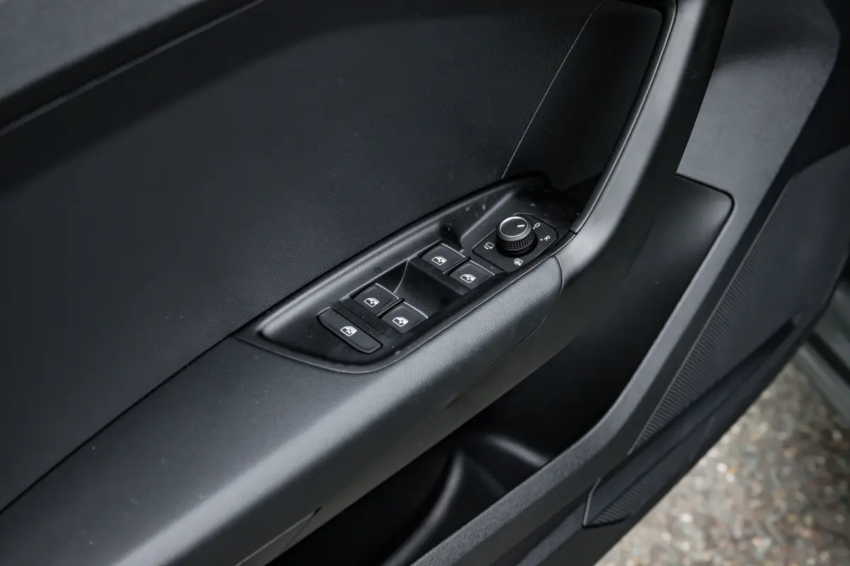 S edition | Achteruitrijcamera | Airconditioning 2-zone | Audi smartphone interface