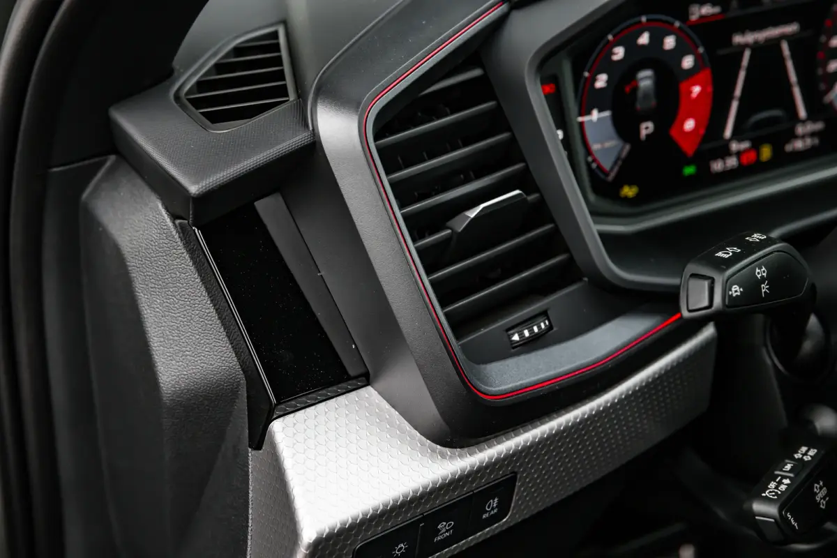 S edition | Achteruitrijcamera | Airconditioning 2-zone | Audi smartphone interface