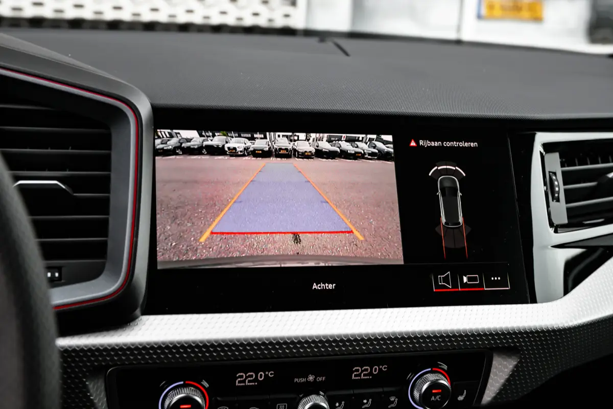 S edition | Achteruitrijcamera | Airconditioning 2-zone | Audi smartphone interface