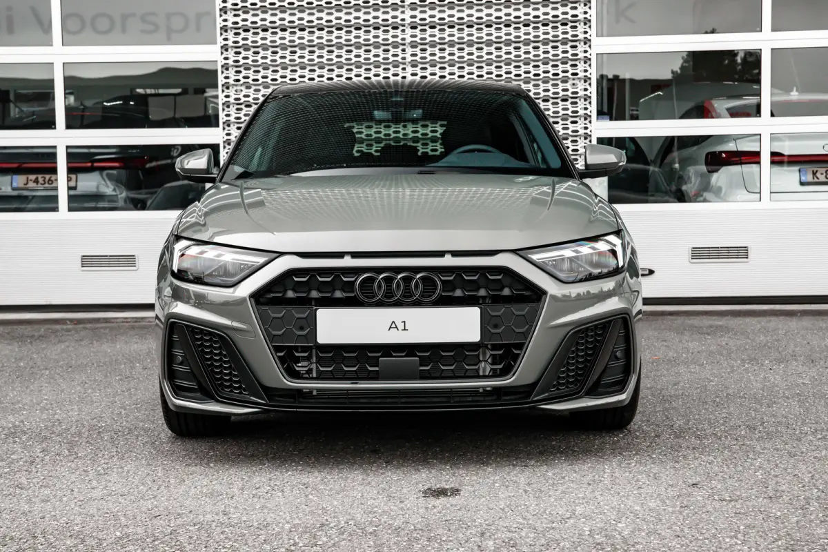 S edition | Achteruitrijcamera | Airconditioning 2-zone | Audi smartphone interface
