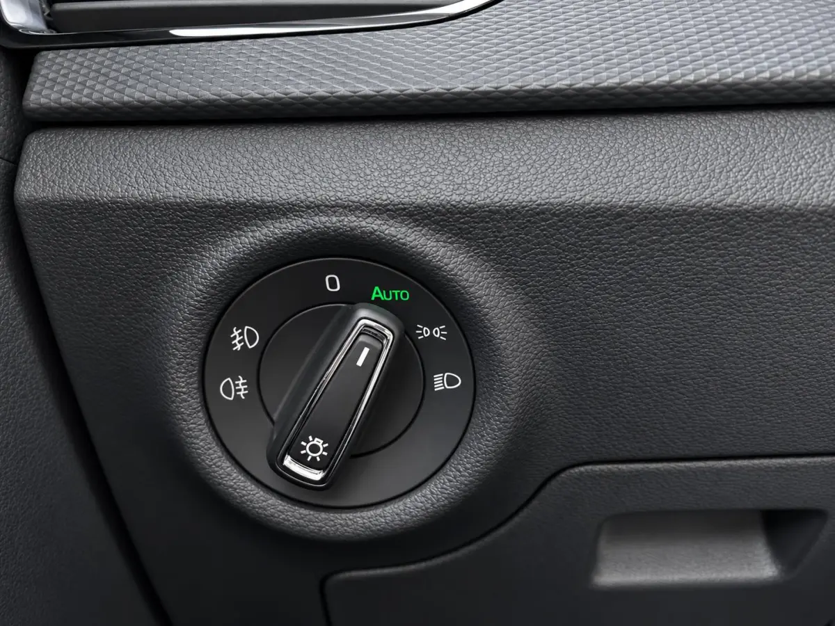 1.0 TSI 110pk DSG Ambition Navigatie Apple CarPlay Android Auto Parkeerhulp achter Adaptive Cruise Control Stoelverwarming Airco Lichtmetalen velgen